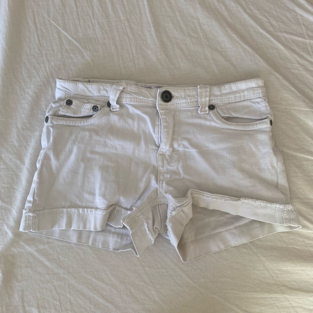 YASO enim shorts